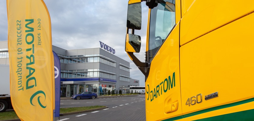 Dartom w 30-lecie wjeżdża ECO pojazdami Volvo FH LNG